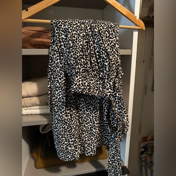 Sezane Elie Skirt in Leopard Print - Picture 3 of 5